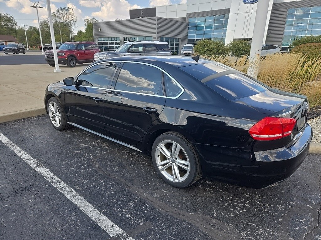 2014 Volkswagen Passat TDI SE photo 2