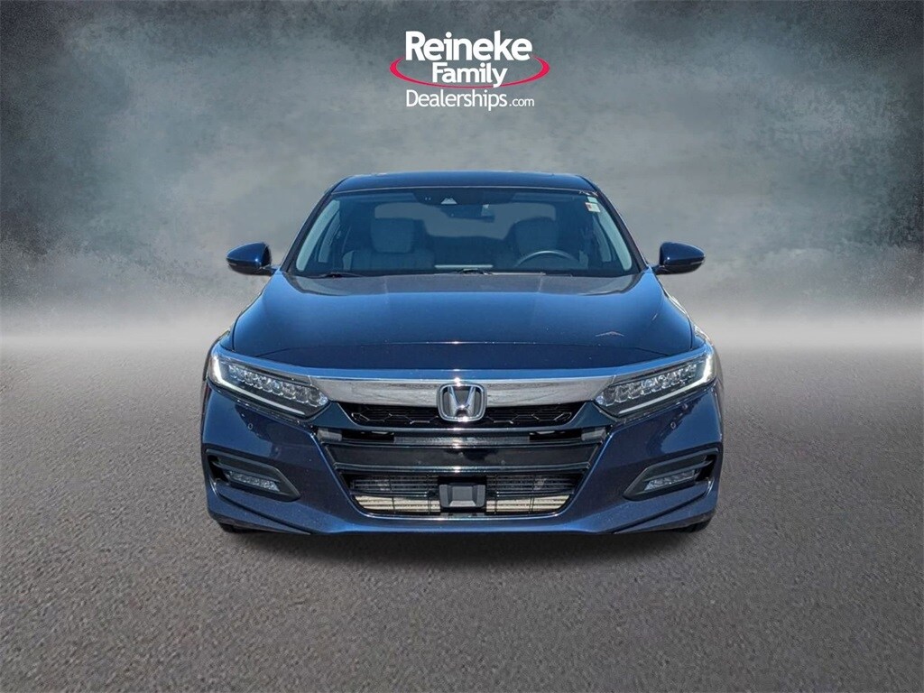 2018 Honda Accord Touring photo 2