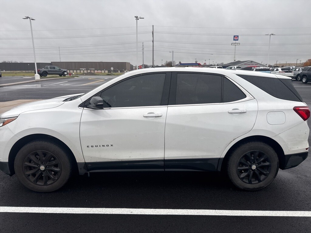 2019 Chevrolet Equinox LT photo 3