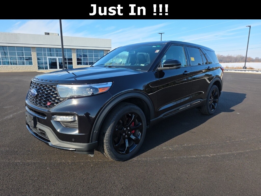 2021 Ford Explorer ST's photo