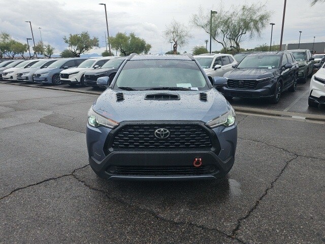 2022 Toyota Corolla Cross LE photo 2