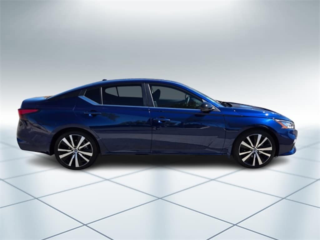 Used 2022 Nissan Altima 2.0 SR Sedan