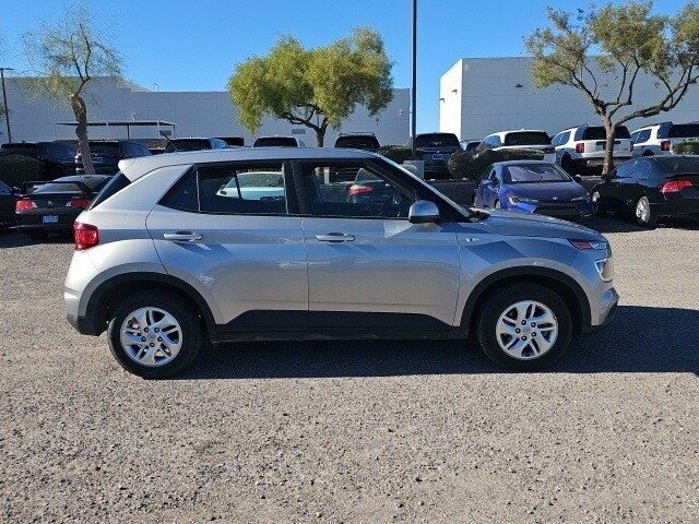 2024 Hyundai Venue SE photo 4