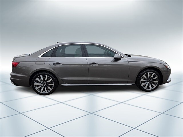2022 Audi A4 40 Premium Plus photo 3