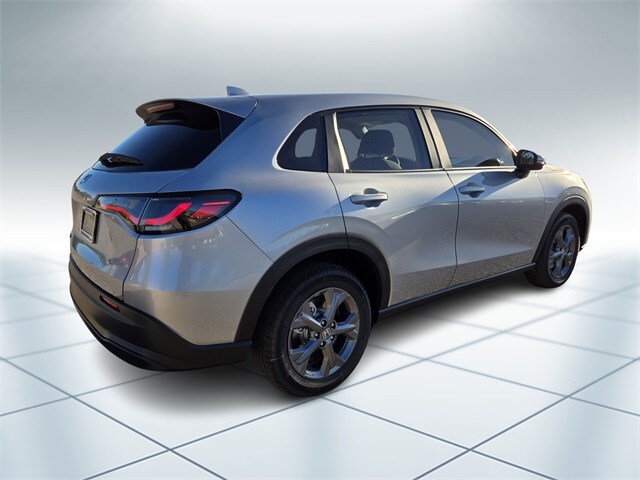 2026 Honda HR-V LX photo 4