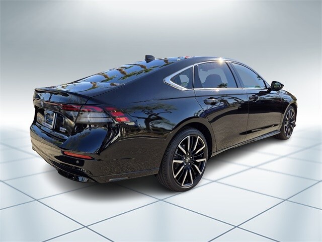 2025 Honda Accord Hybrid Touring photo 4
