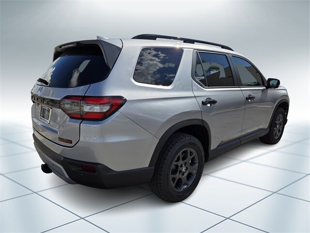 2025 Honda Pilot TrailSport photo 4