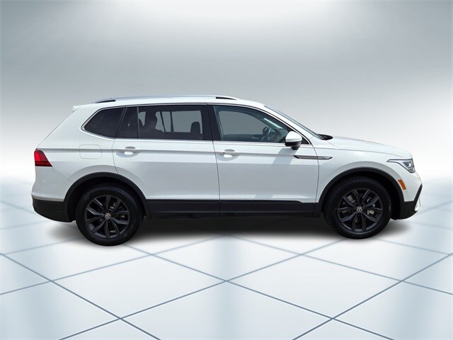 2024 Volkswagen Tiguan SE Wolfsburg Edition photo 3