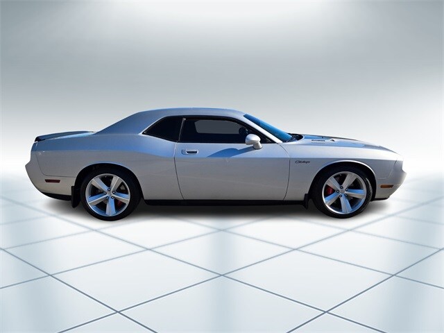 2010 Dodge Challenger SRT8 photo 3