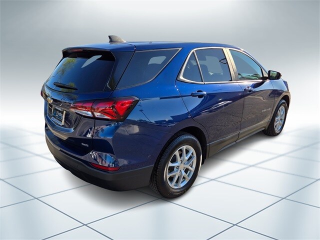 2022 Chevrolet Equinox LS photo 4