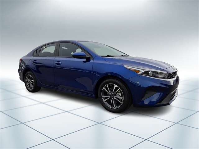 2024 Kia Forte LXS photo 2