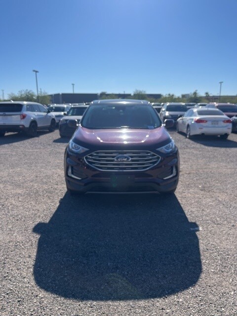 2021 Ford Edge SEL photo 2