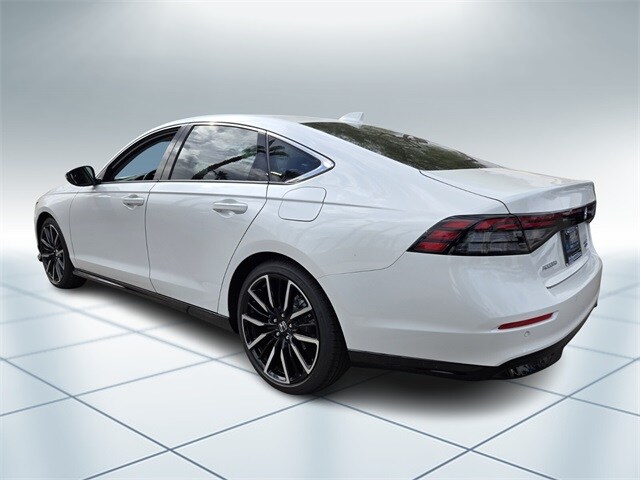 2025 Honda Accord Hybrid Touring photo 3