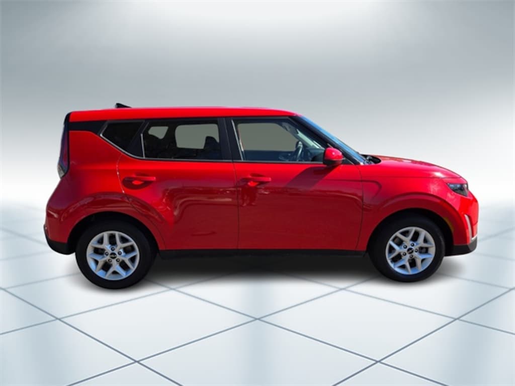 Used 2023 Kia Soul LX Hatchback