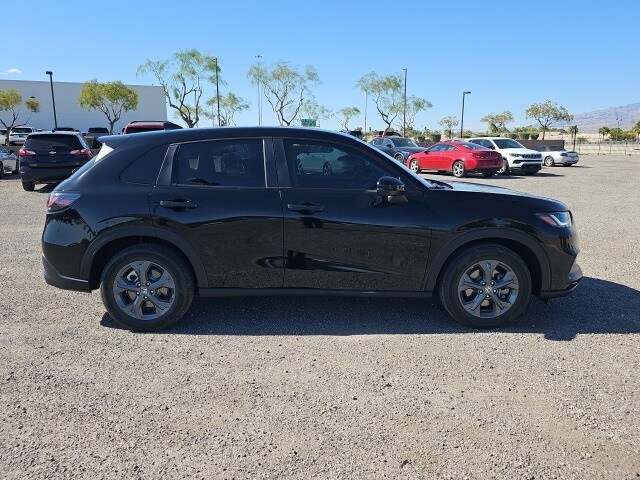 2026 Honda HR-V LX photo 4