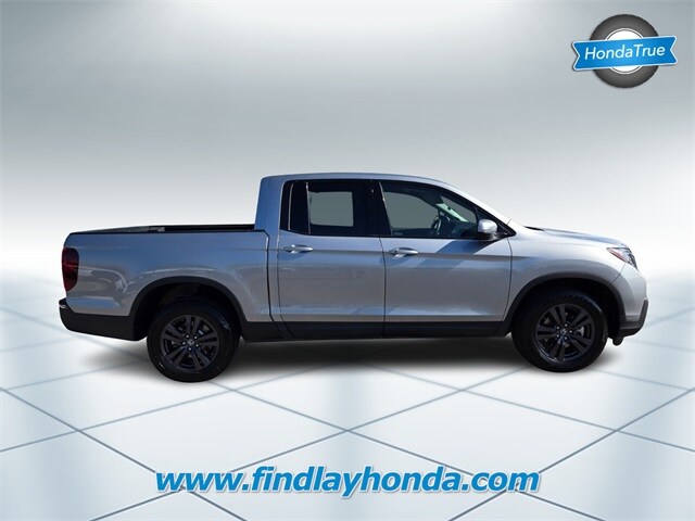 2019 Honda Ridgeline Sport photo 3