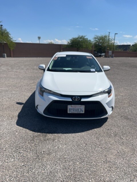 2022 Toyota Corolla LE photo 2