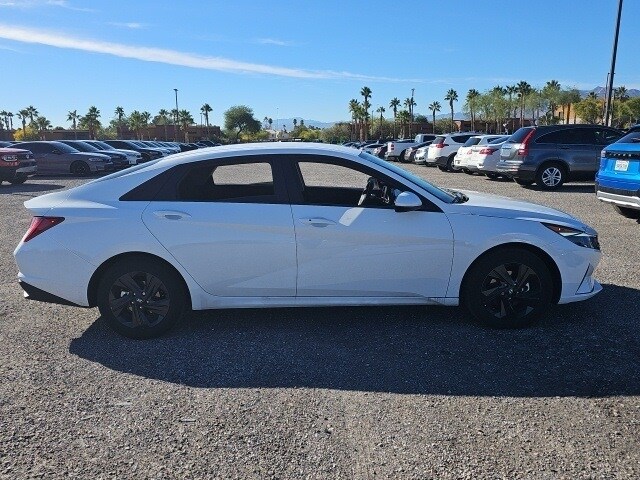 2023 Hyundai Elantra Hybrid Blue photo 4