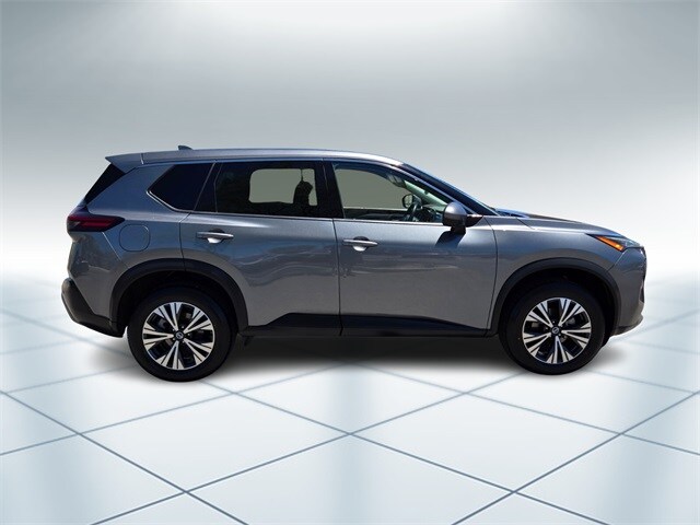 2021 Nissan Rogue SV photo 3