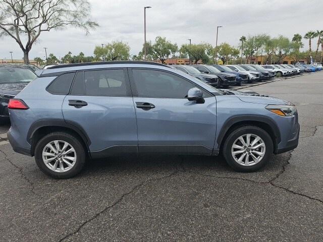 2022 Toyota Corolla Cross LE photo 4