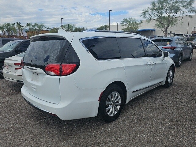 2019 Chrysler Pacifica Touring L photo 4