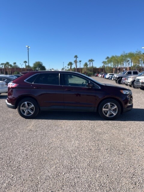 2021 Ford Edge SEL photo 4