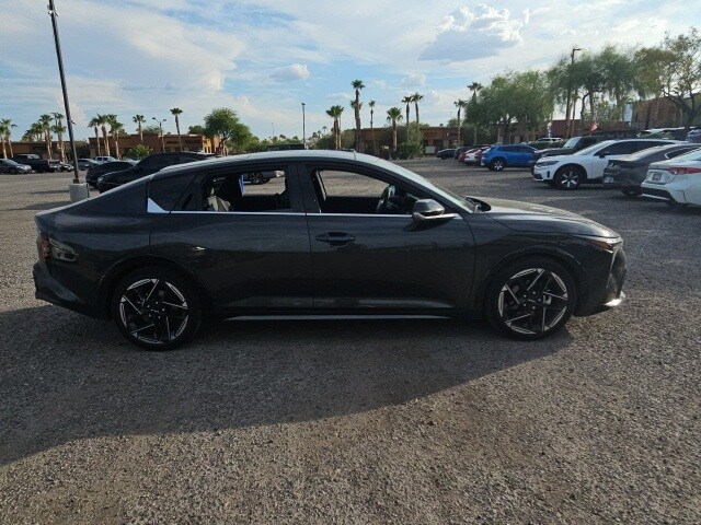 2025 Kia K4 GT-Line photo 4