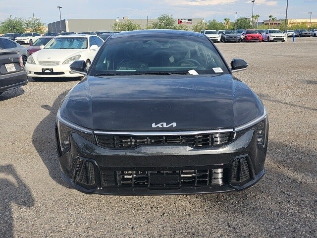 2025 Kia K4 GT-Line photo 2