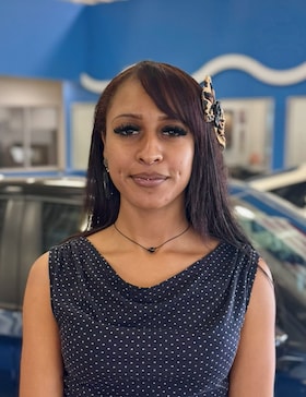 Staff member Aiyana Ramirez from ID_709370