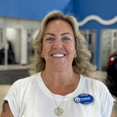 Staff member Caroline James-Palmore from ID_709370