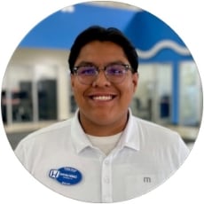 Staff member Giancarlo Veranco from ID_709370