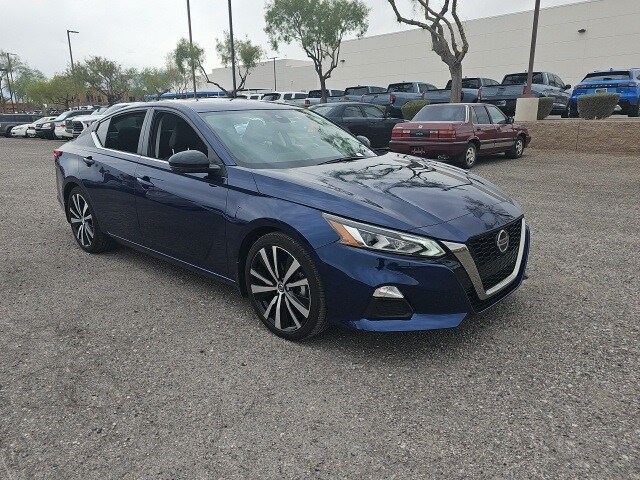 2022 Nissan Altima SR photo 3