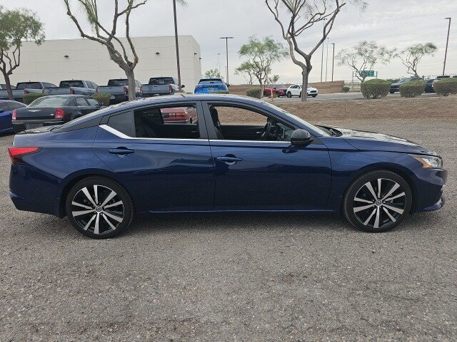2022 Nissan Altima SR photo 4