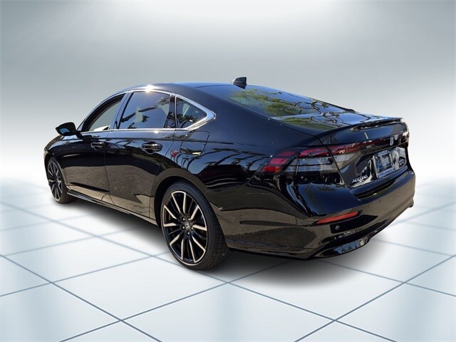 2025 Honda Accord Hybrid Touring photo 3