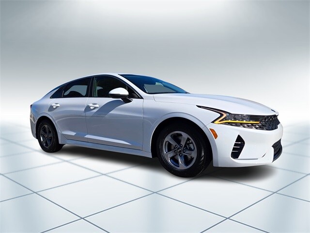 2021 Kia K5 LXS photo 2