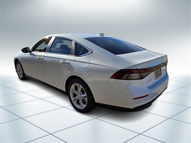 2025 Honda Accord LX photo 3