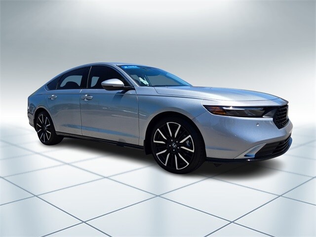 2024 Honda Accord Hybrid Touring photo 2