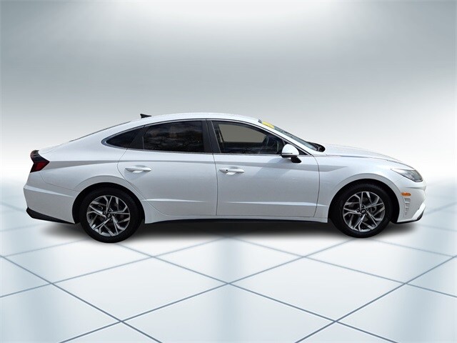 2022 Hyundai Sonata SEL photo 3
