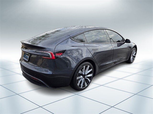 2024 Tesla Model 3 photo 4