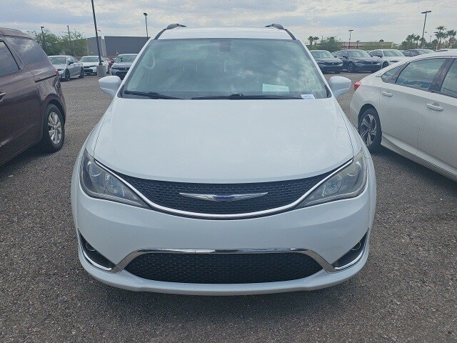 2019 Chrysler Pacifica Touring L photo 2