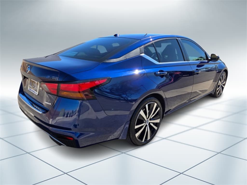 Used 2022 Nissan Altima 2.0 SR Sedan