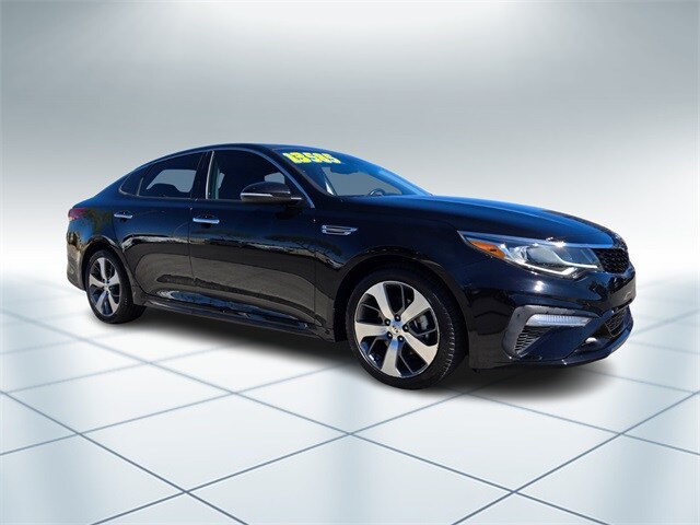 2019 Kia Optima LX S photo 2