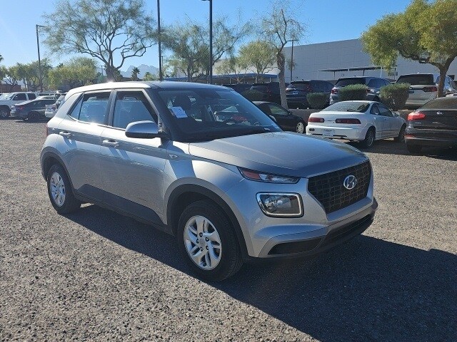 2024 Hyundai Venue SE photo 3