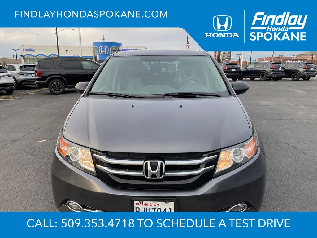 2016 Honda Odyssey LX photo 2