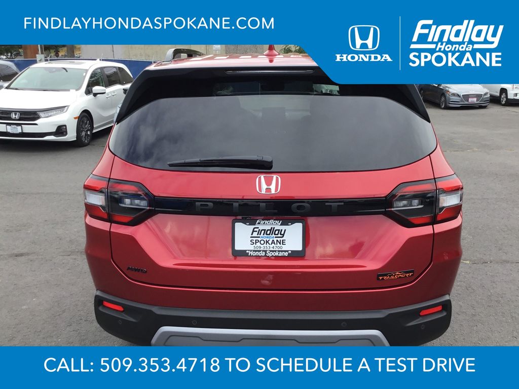 2025 Honda Pilot TrailSport photo 2