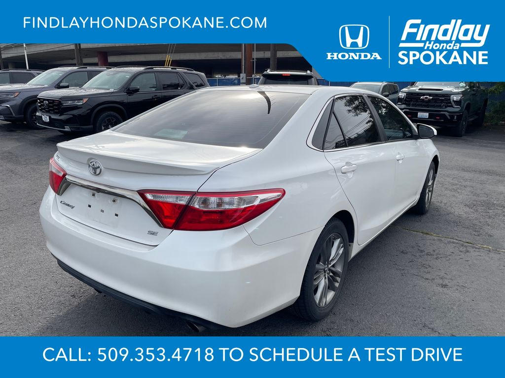 2016 Toyota Camry photo 3