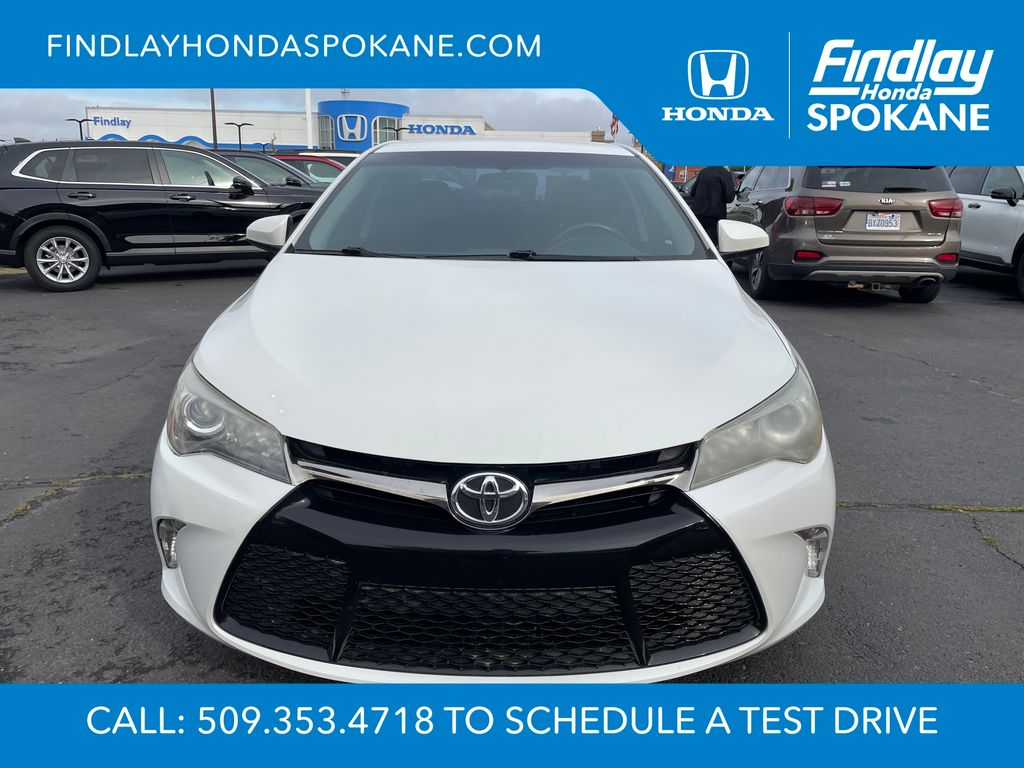 2016 Toyota Camry photo 2