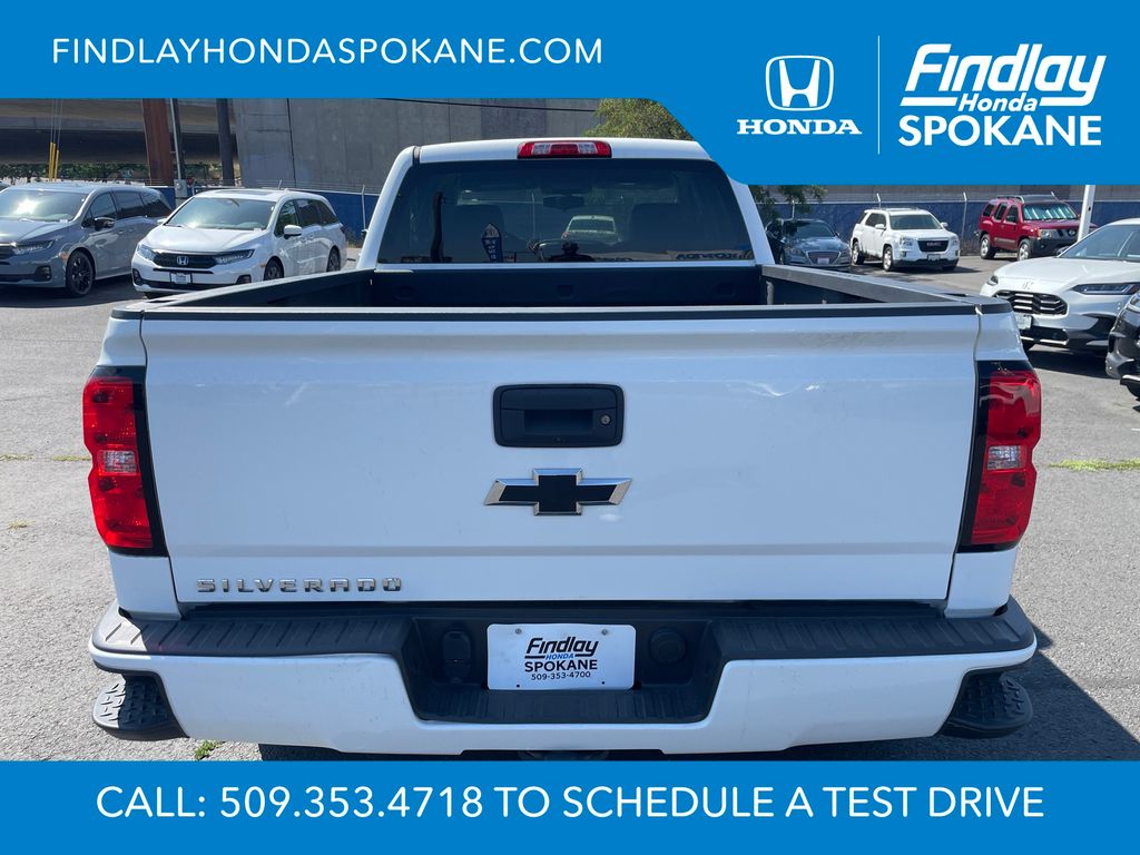 2018 Chevrolet Silverado 1500 Custom photo 3
