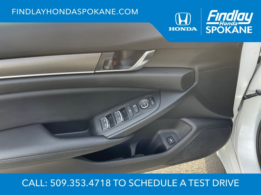 2021 Honda Accord LX 1.5T photo 4