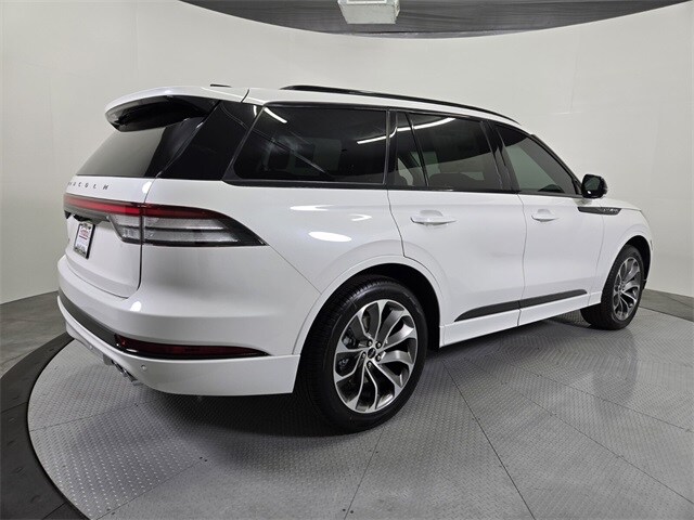 2025 Lincoln Aviator Premiere photo 3